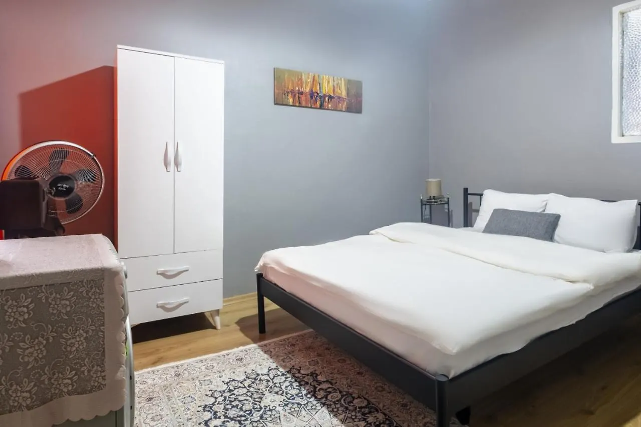 Superb Flat Close To Shopping Malls In Mecidiyekoy Istanbul Turkey